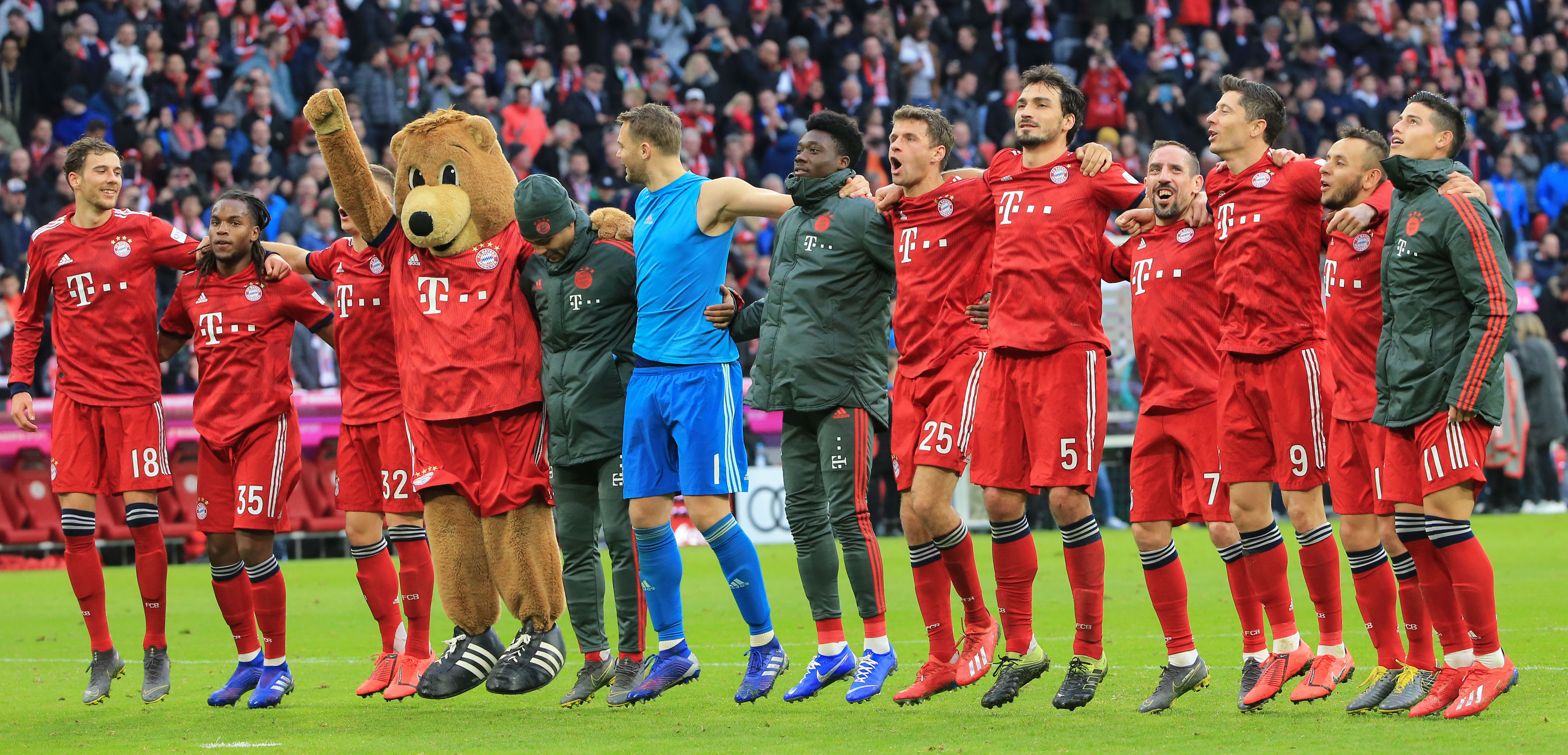 足球屡试不 足球屡试不